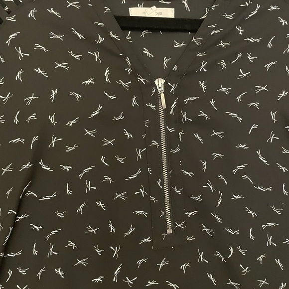 Black blouse - Picture 5 of 5